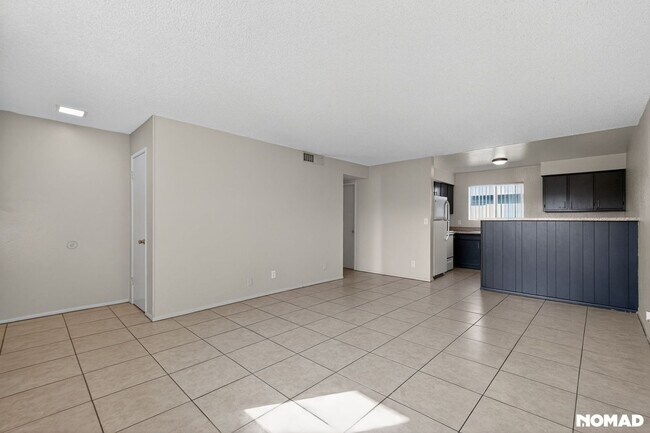 Building Photo - 6502 N 17th Ave