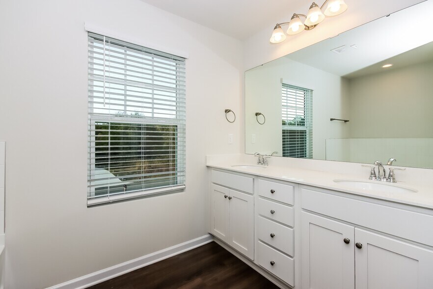 Building Photo - 146 Pumice Dr