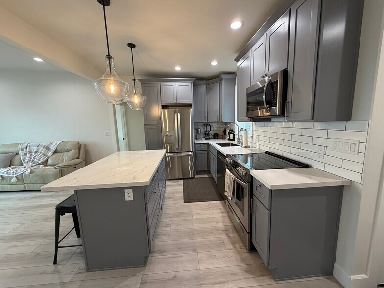 Building Photo - 3020 N 33rd St