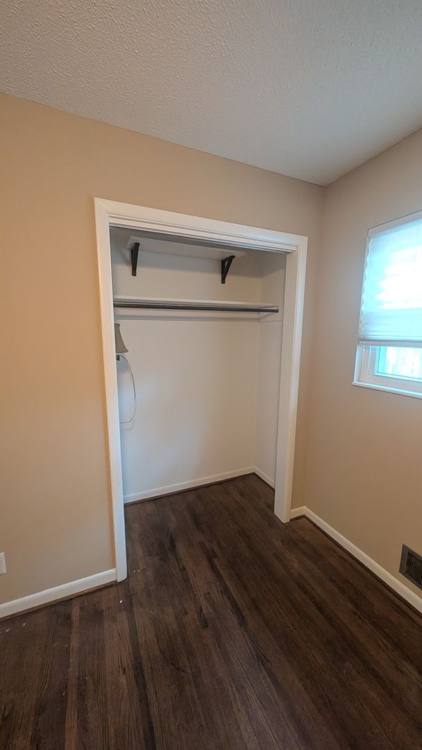 Building Photo - Spacious 4BR Home in Gardendale – Flexible Layout & Massive Backyard!