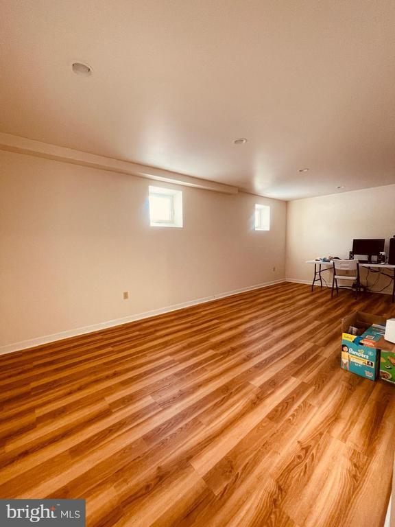 Building Photo - 404 Navaho Dr