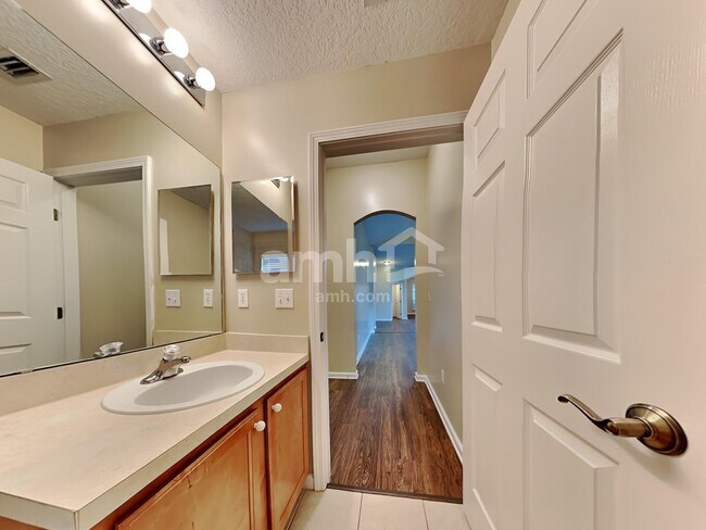 Building Photo - 3337 Horseshoe Trail Dr