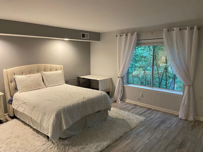 Building Photo - 1286 Clifden Grn