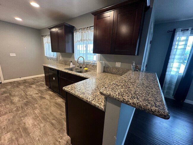 Building Photo - 1040 Canosa Ave