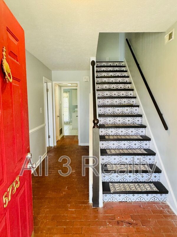 Building Photo - 5733 Hitching Post Ct