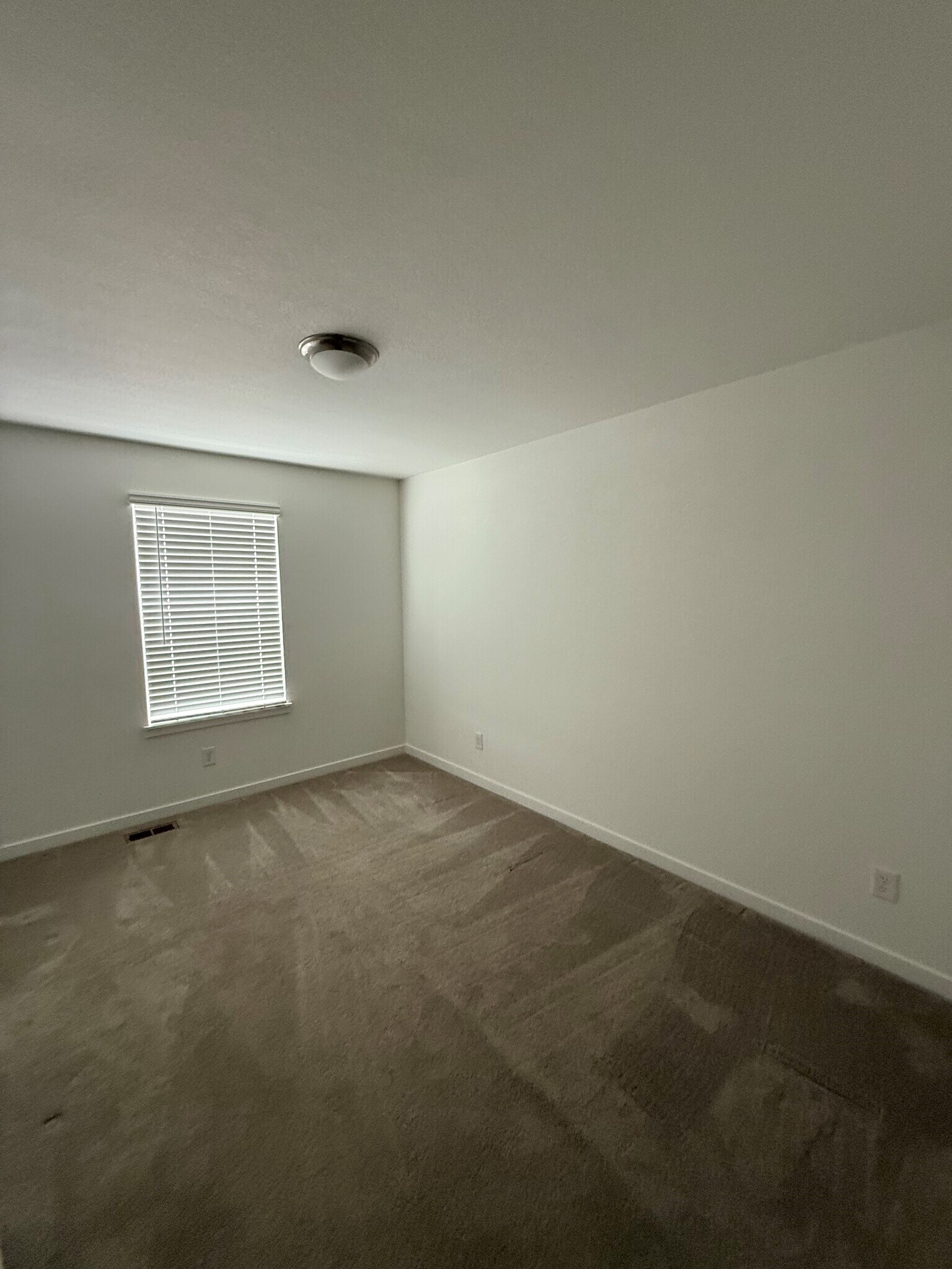 Building Photo - 8978 Woodmere Ct