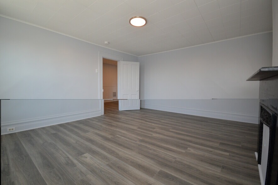 Building Photo - 113 Meade Ave