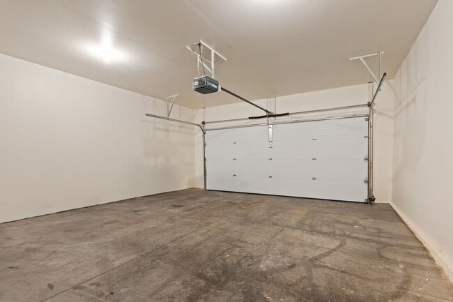 Building Photo - 13-13 Redtail Ct