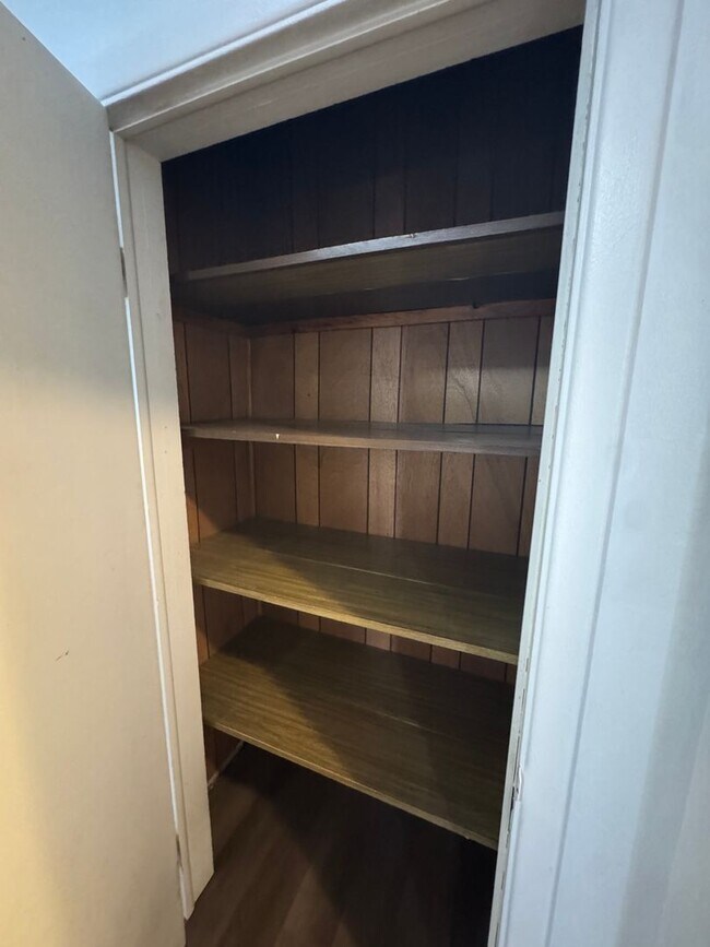 Building Photo - 212 N Highland Ave