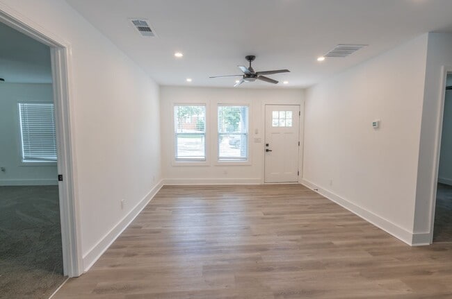 Building Photo - 3822 Bakers Ferry Rd SW