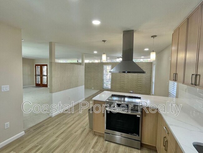 Building Photo - 3602 S Beach Dr