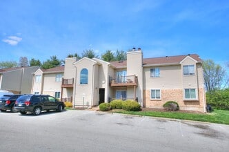 Building Photo - All Electric Second Floor Garden Condo for Rent in Wildwood