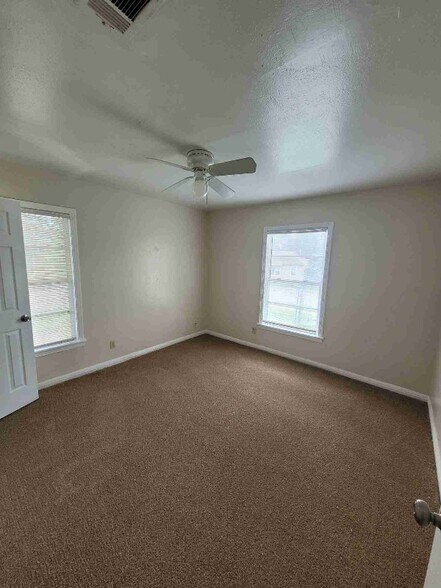 Building Photo - 1109 Williamson Dr