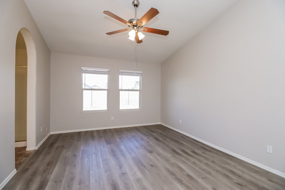 Building Photo - 3032 N Silverado