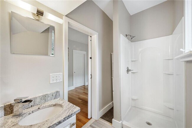 Building Photo - 427 Spring St