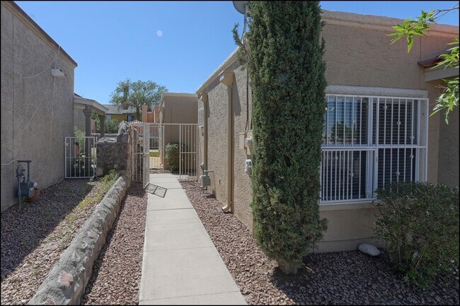Building Photo - 7580 Le Conte Dr