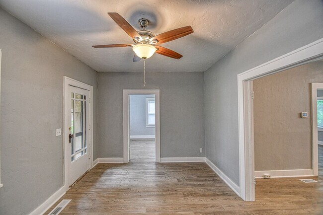 Building Photo - Newly Remodeled Campus Property! Lawn Care Included!