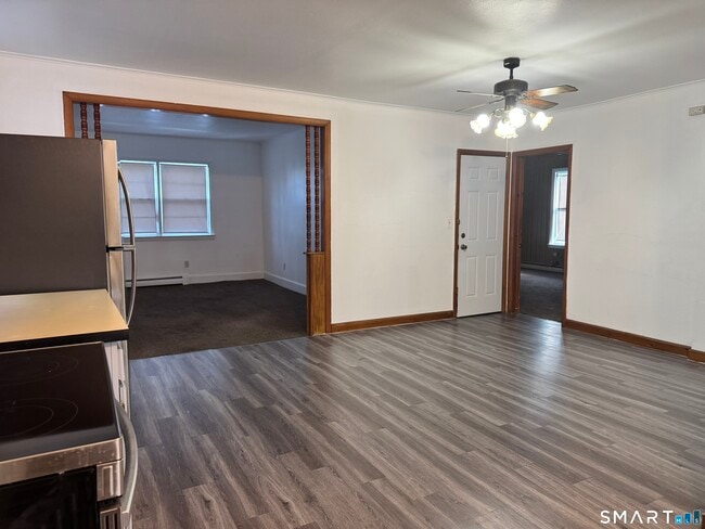 Building Photo - 704 Highland Ave