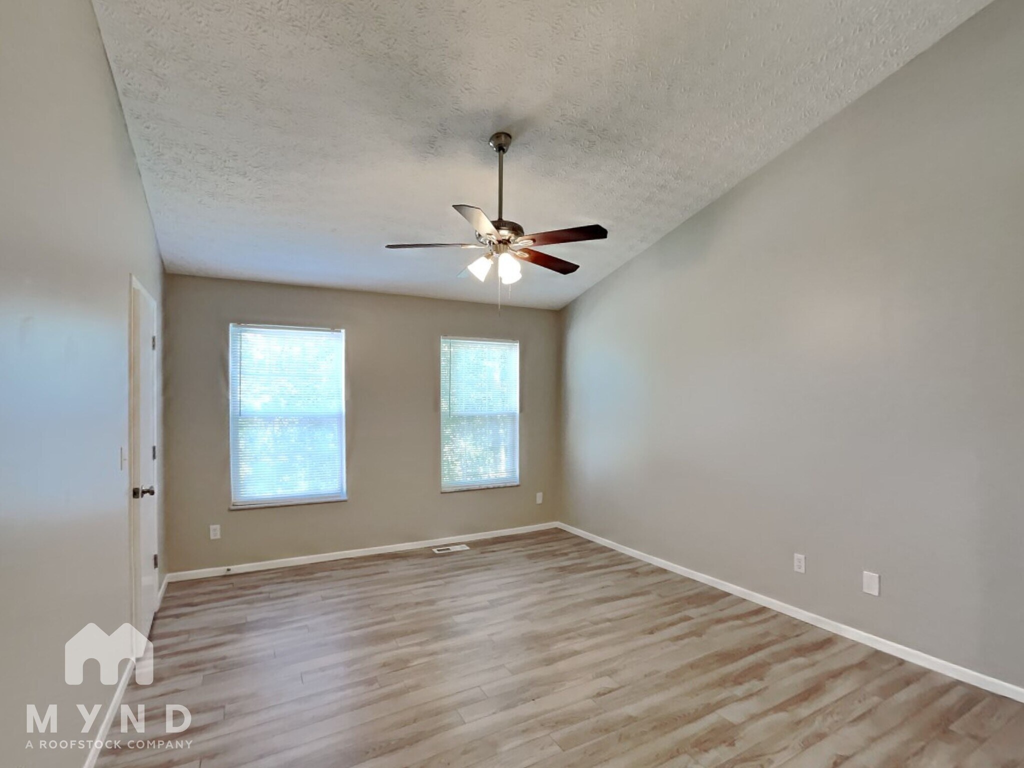 Building Photo - 3019 Old Warson Dr