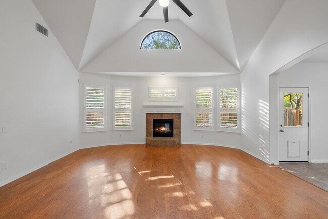 Building Photo - 908 Golden Palomino Ct