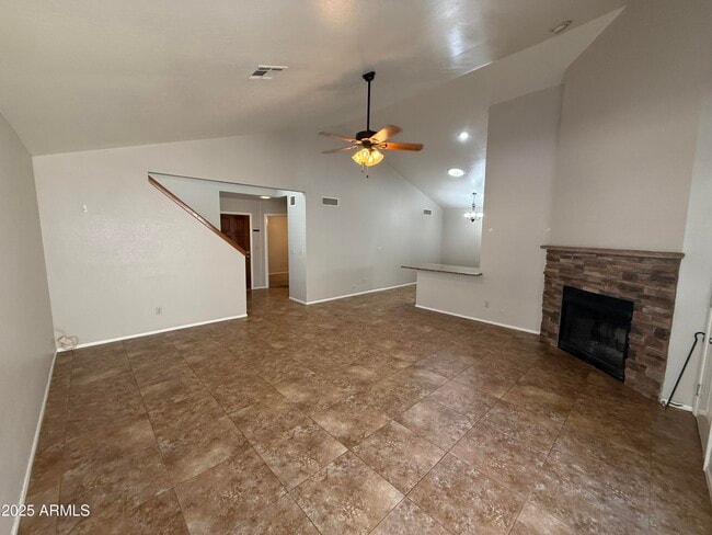 Building Photo - 422 E Wescott Dr