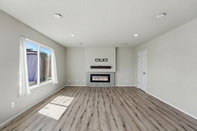 Building Photo - 15065 Iverson Lp SE