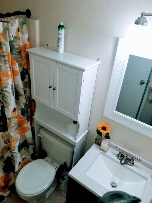 Building Photo - 1 Bed, 1 Bath. Condo! Next to the Heart of NAU Campus!  - Students & Cats OK!! NO Dogs! Avail. NOW!!