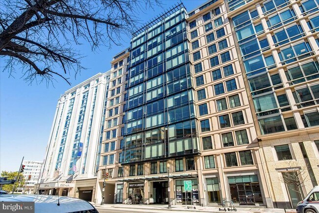 Building Photo - 1133 14th St NW