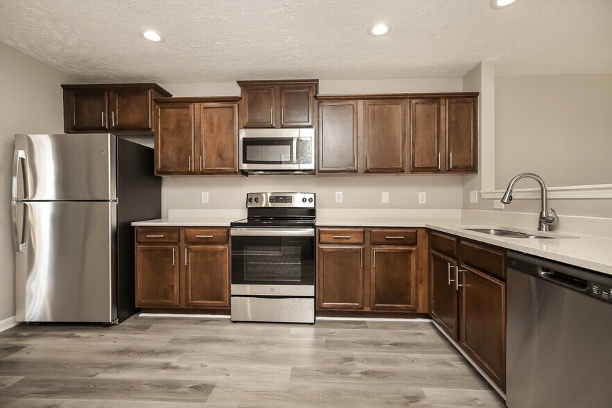 Building Photo - 8481 Lawson Dr
