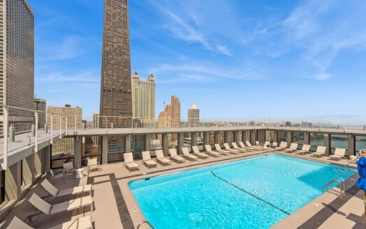 Building Photo - 260 E Chestnut St