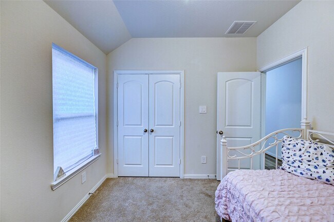 Building Photo - 865 Spruce Pine Dr