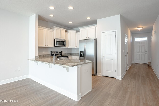 Building Photo - 7472 Shadow Lake Dr