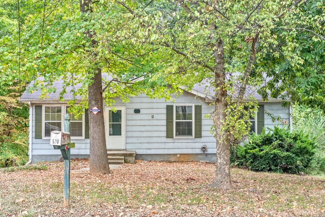 Building Photo - 510 Aspen Dr