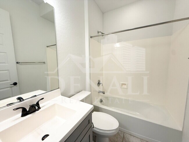 Building Photo - 5214 W Thresher Way