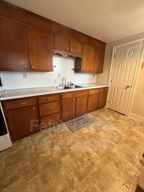 Building Photo - 243 Old Leacock Rd