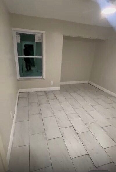 Building Photo - 3575 Oakvale Rd