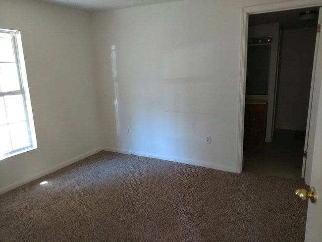 Building Photo - 1259 Oregon Ave