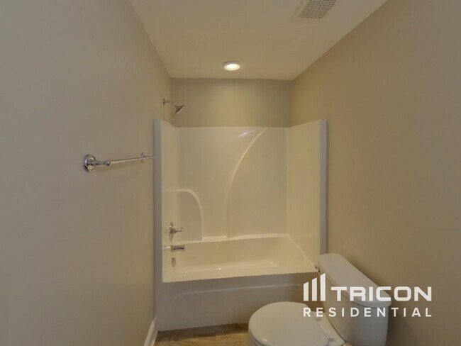 Building Photo - 607 Gallant Way