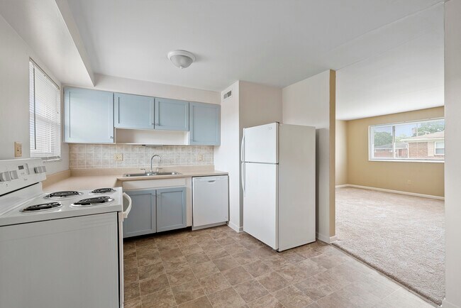 Building Photo - 4944 - 4958 Arbor Village Dr