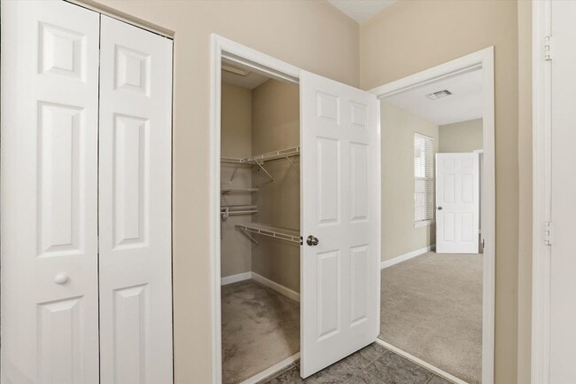 Building Photo - 3253 Stanhope Dr
