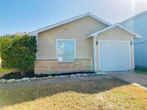 Building Photo - 3007 Crownover St