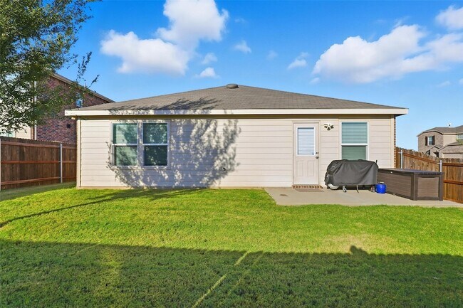 Building Photo - 10101 Newtown Dr