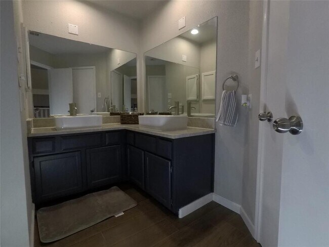 Building Photo - 16326 Tiburon Way