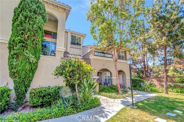 Building Photo - 1702 Crescent Oak