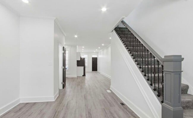 Building Photo - 2582 Edmondson Ave