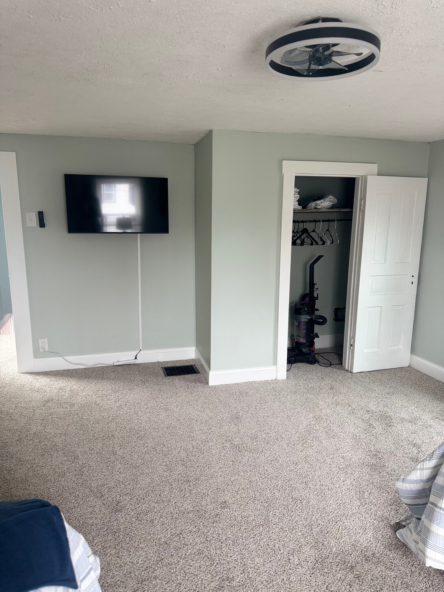 Building Photo - 919 Summer St