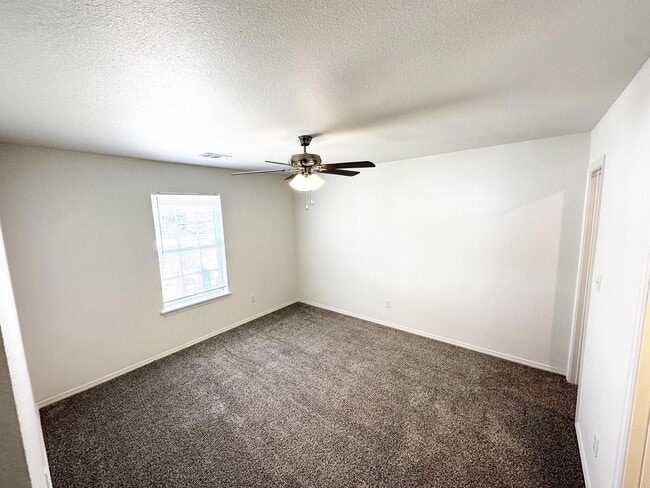 Building Photo - 875 S Amarillo Ave