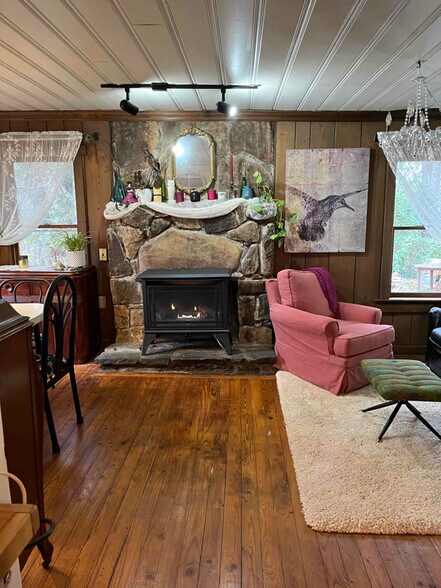 Building Photo - 12 Laurel Terrace