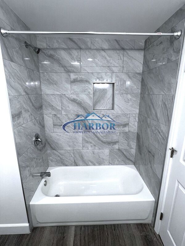 Building Photo - 2332 Cedar Ave