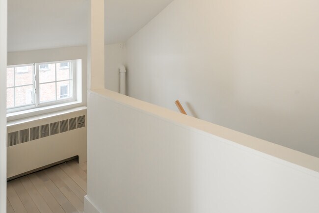 Building Photo - 171 Liberty St